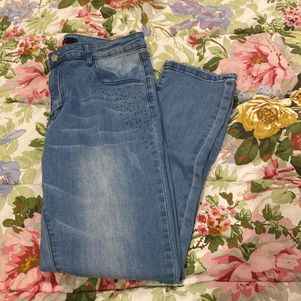 Size Large jeans by Evidence.